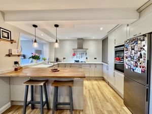 Photo 16- click for photo gallery